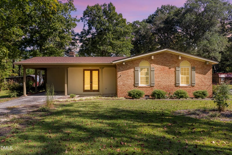 712 J St, Erwin, NC 28339