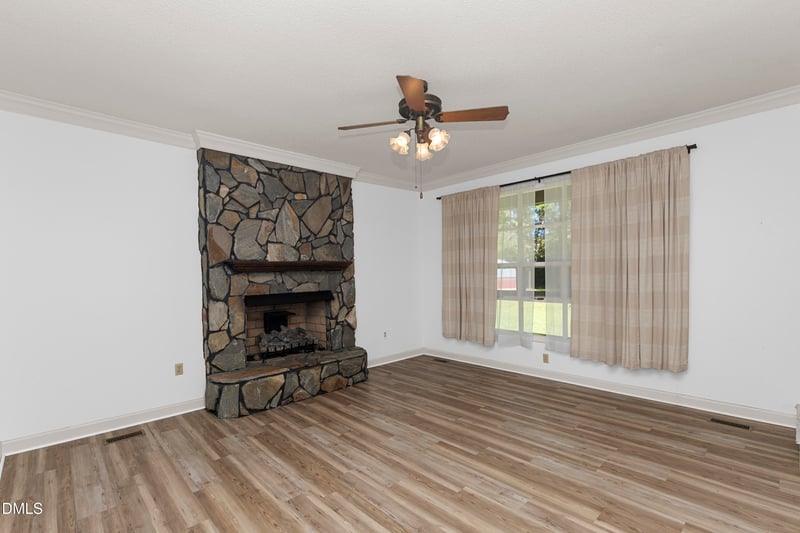 712 J St, Erwin, NC 28339