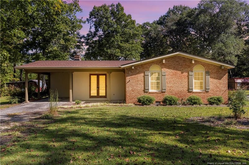 712 J St, Erwin, NC 28339