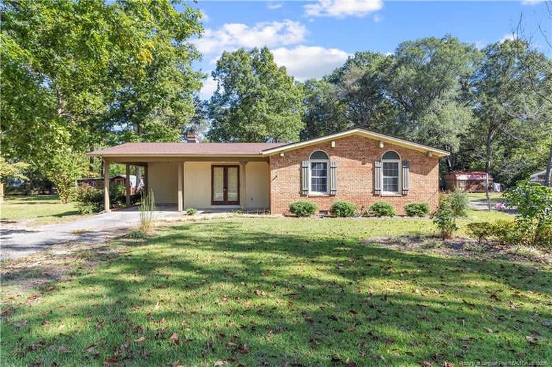 712 J St, Erwin, NC 28339