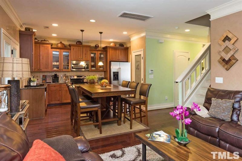 712 Keystone Park Dr, Morrisville, NC 27560