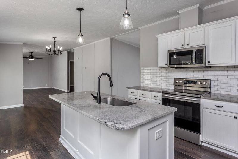 712 Latimer St, Hillsborough, NC 27278