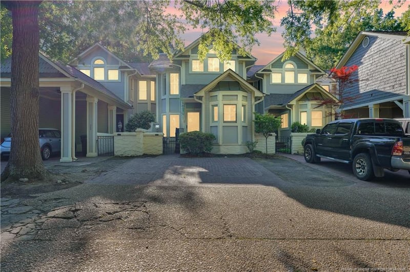 712 Marketview Ct, Fayetteville, NC 28301