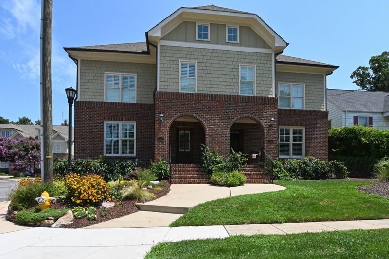 712 Mordecai Towne Pl, Raleigh, NC 27604