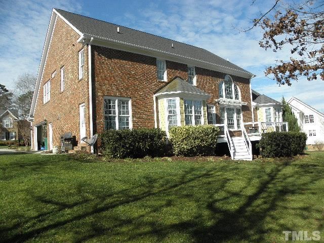 712 Parkridge Dr, Clayton, NC 27527