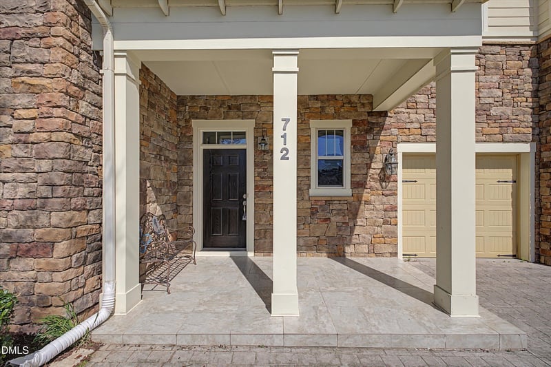 712 Pierside Dr, Cary, NC 27519