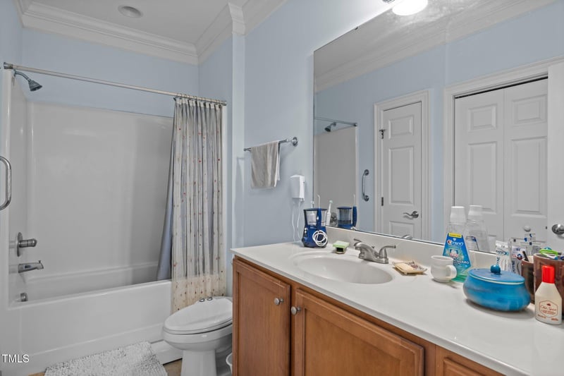 712 Portstewart Dr, Cary, NC 27519