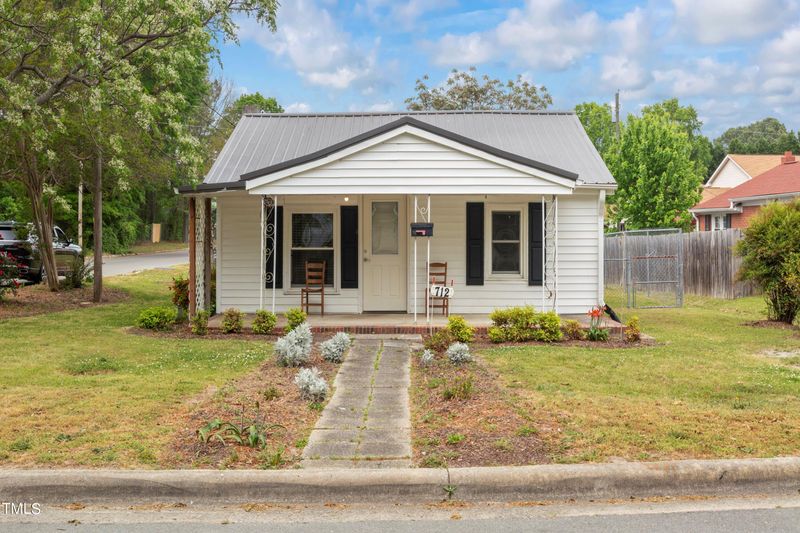 712 Primrose St, Selma, NC 27576