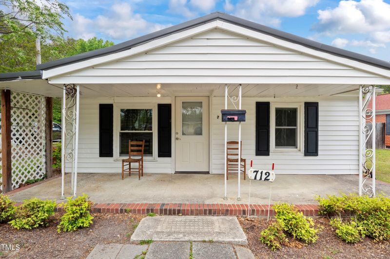 712 Primrose St, Selma, NC 27576