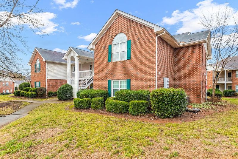 712 Renshaw Ct #712, Cary, NC 27518