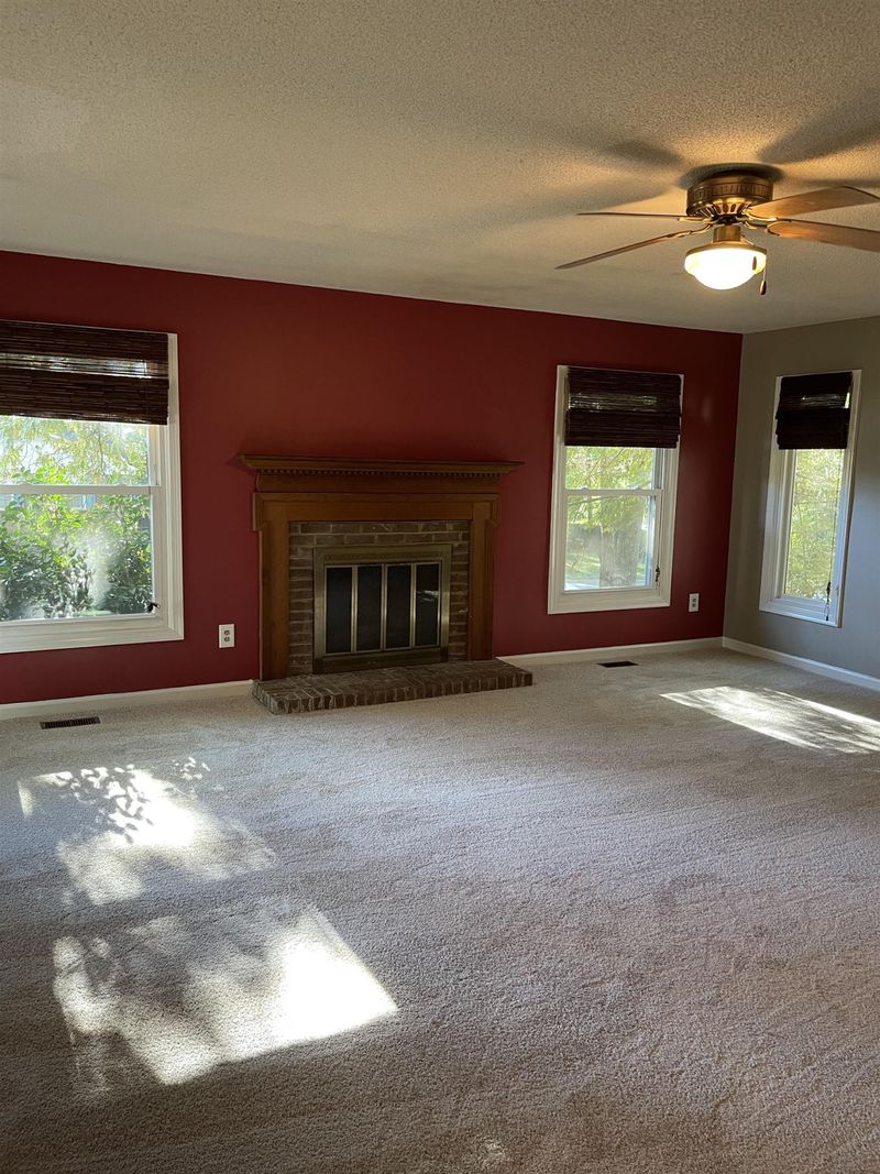 712 Sawmill Rd, Raleigh, NC 27615