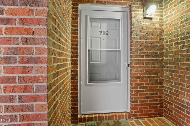 712 Springfork Dr, Cary, NC 27513