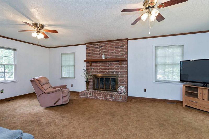 7121 Jeffrey Dr, Raleigh, NC 27603