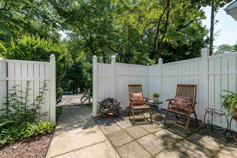 7121 Sandy Creek Dr #4, Raleigh, NC 27615