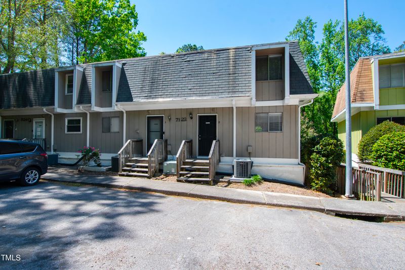 7122 Longstreet Dr #B, Raleigh, NC 27615