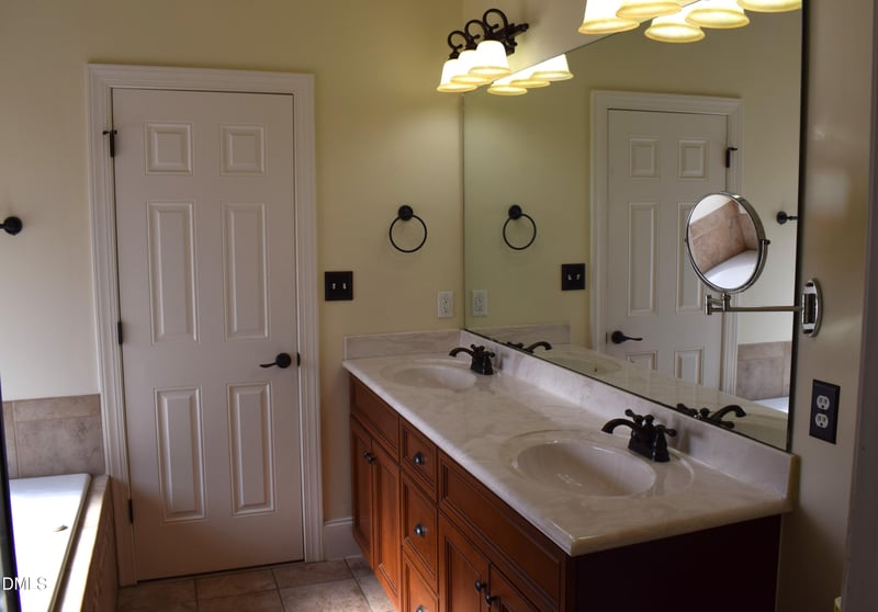 7124 Blue Juniper Ct, Fuquay Varina, NC 27526