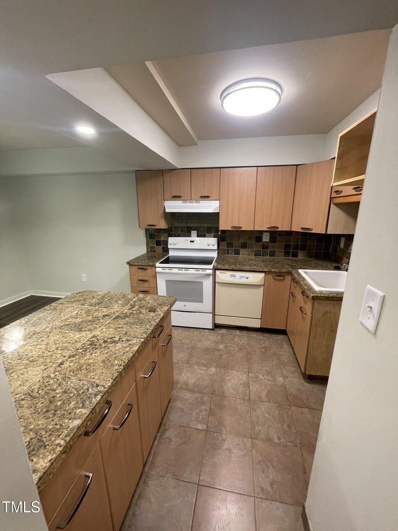 7124 Longstreet Dr, Raleigh, NC 27615