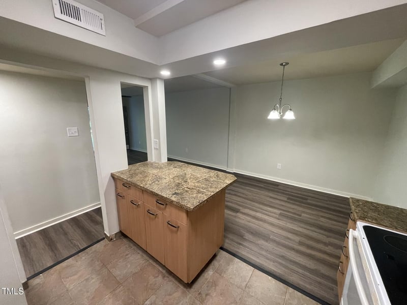 7124 Longstreet Dr, Raleigh, NC 27615