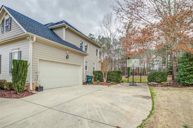 7128 Capulin Crest Dr, Apex, NC 27539