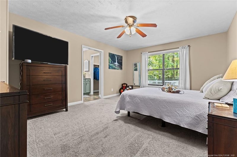 7129 Calamar Dr, Fayetteville, NC 28314