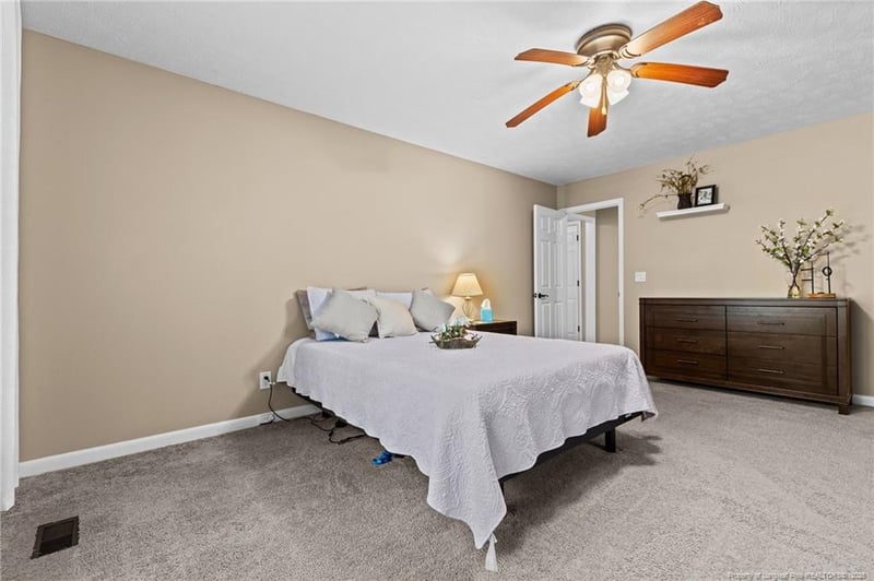 7129 Calamar Dr, Fayetteville, NC 28314