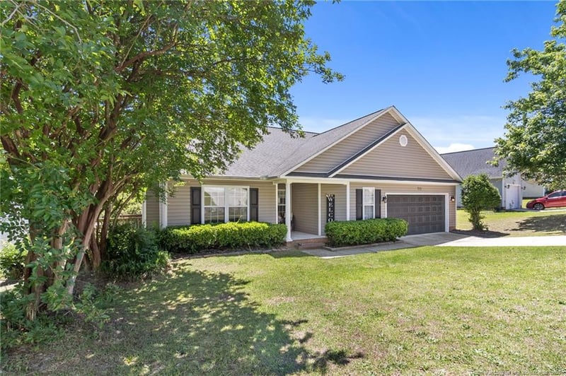 713 Bramblegate Rd, Hope Mills, NC 28348