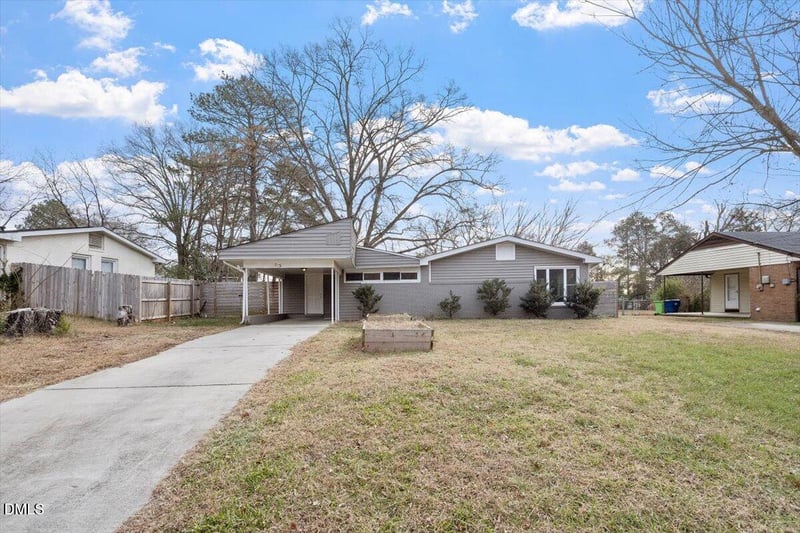 713 Friar Tuck Rd, Raleigh, NC 27610