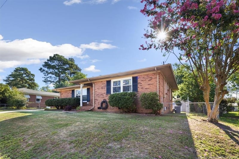 713 Glensford Dr, Fayetteville, NC 28314