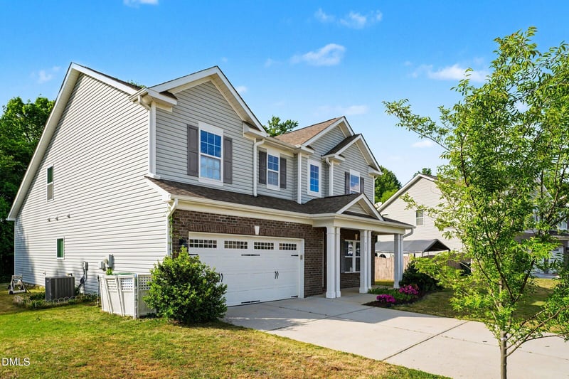 713 Harvest Point Dr, Fuquay Varina, NC 27526