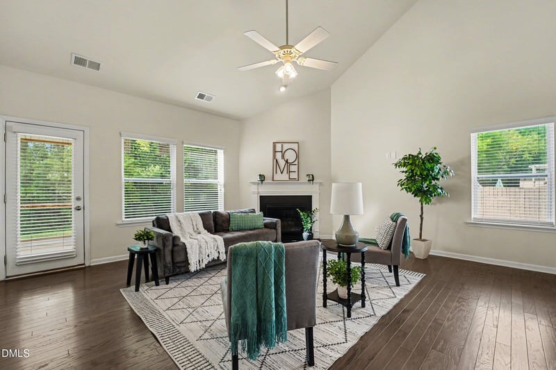 713 Harvest Point Dr, Fuquay Varina, NC 27526