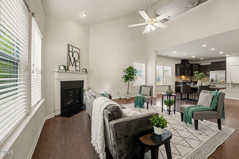 713 Harvest Point Dr, Fuquay Varina, NC 27526