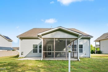 713 Harvest Point Dr, Fuquay Varina, NC 27526