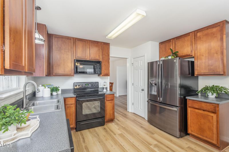 713 Holly Thorn, Holly Springs, NC 27540