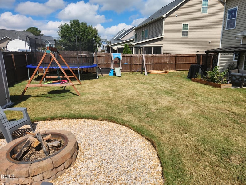 713 Laurel Spring Dr, Fuquay Varina, NC 27526