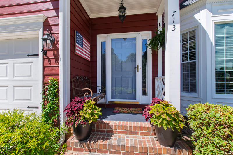 713 Linden Ridge Dr, Holly Springs, NC 27540