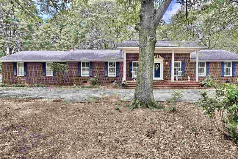 713 Lynch Dr, Goldsboro, NC 27530