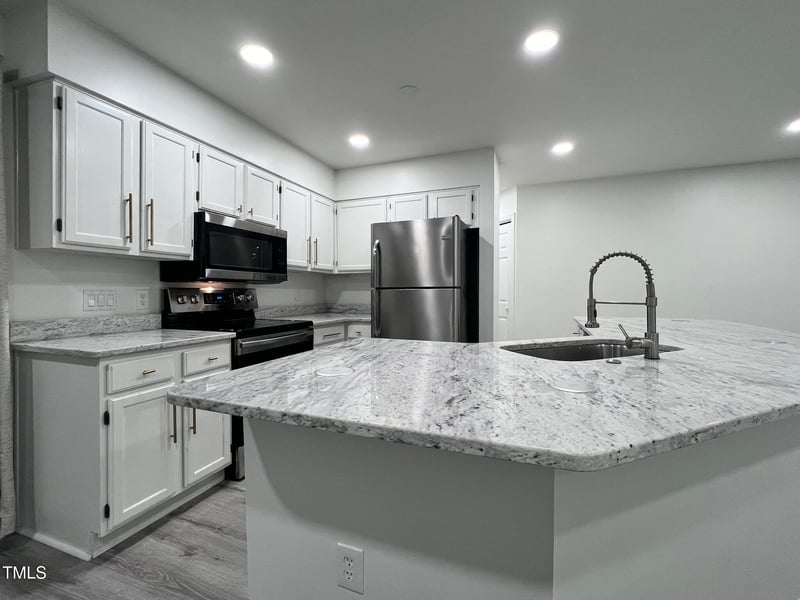 713 New Kent Pl, Cary, NC 27511