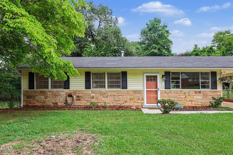 713 Newcombe Rd, Raleigh, NC 27610