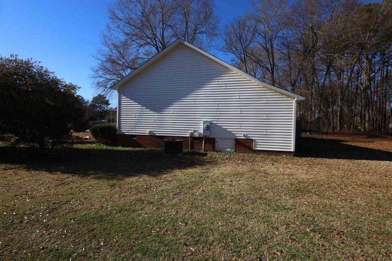 713 Proctor St, Zebulon, NC 27597