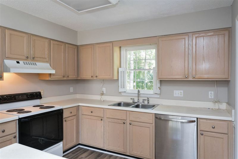 713 St Catherines Dr, Wake Forest, NC 27587