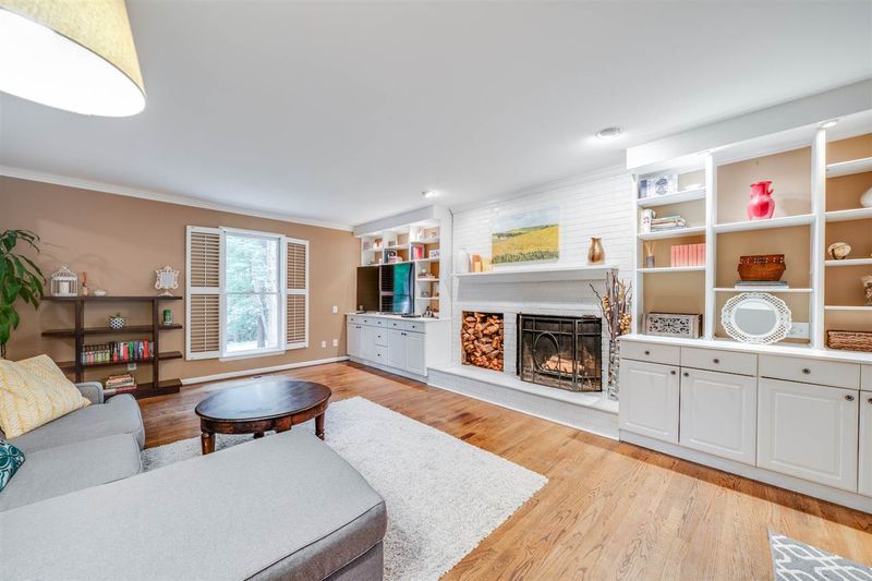 713 Van Thomas Dr, Raleigh, NC 27615