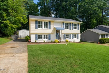 7131 Shellburne Dr, Raleigh, NC 27612