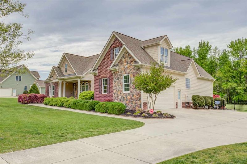 7133 Aventon Glen Dr, Wake Forest, NC 27587