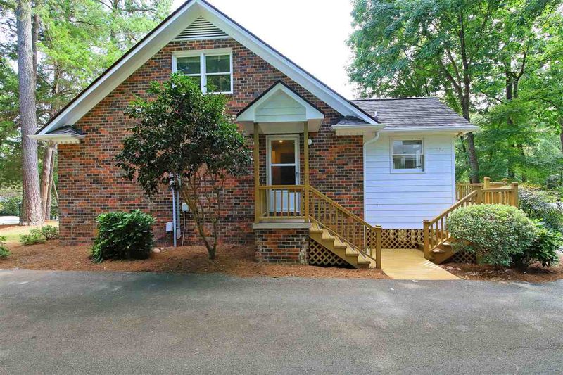 714 Emory Dr, Chapel Hill, NC 27517
