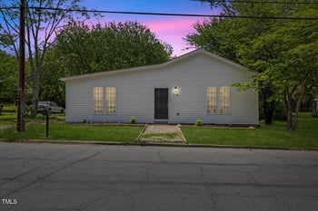 714 Harriett St, Henderson, NC 27536