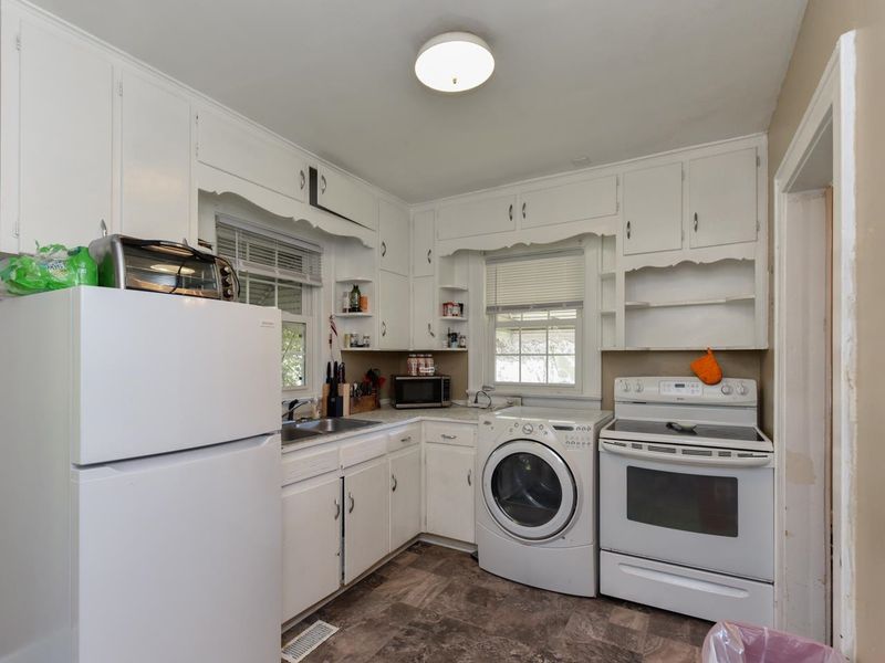 714 W Main St, Sanford, NC 27332