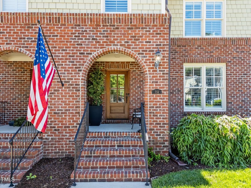 714 Mordecai Towne Pl, Raleigh, NC 27604