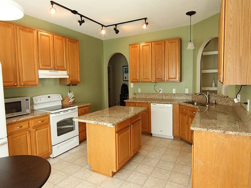 714 Riverway Ln, Knightdale, NC 27545