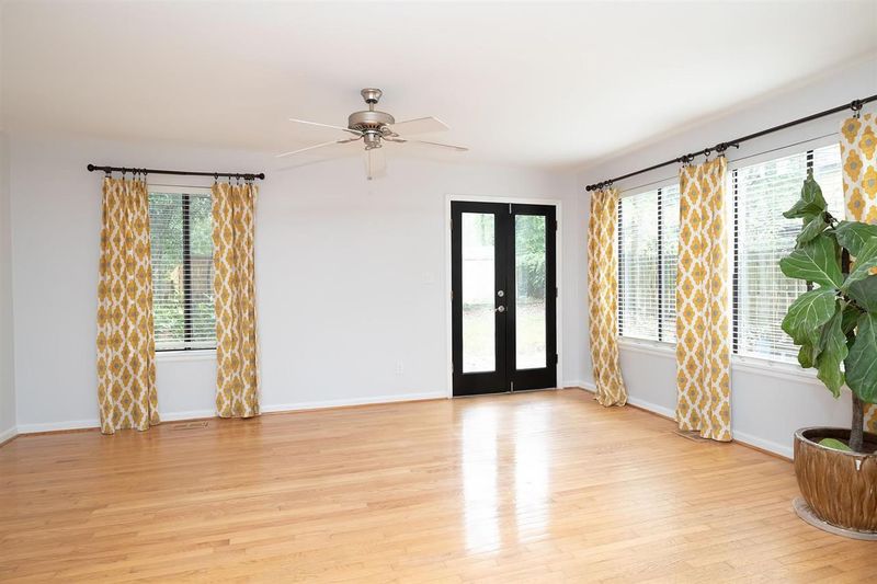 714 Rosemont Ave, Raleigh, NC 27607