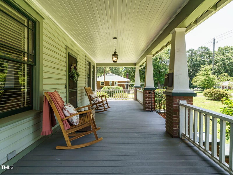 714 Spring Ln, Sanford, NC 27330
